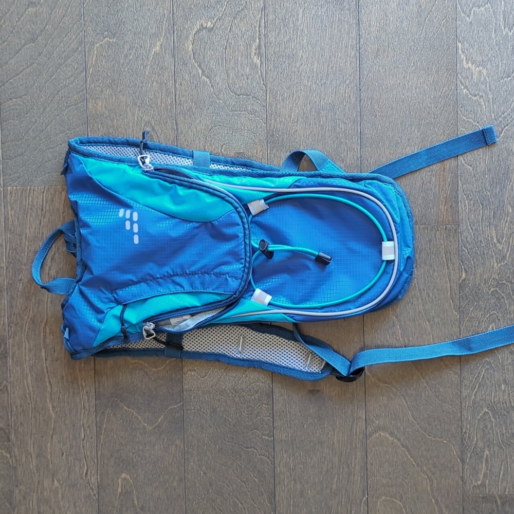BCG 50 oz 1.5L Hydration Pack Blue and Gray  Backpack Hiking Outdoors -
